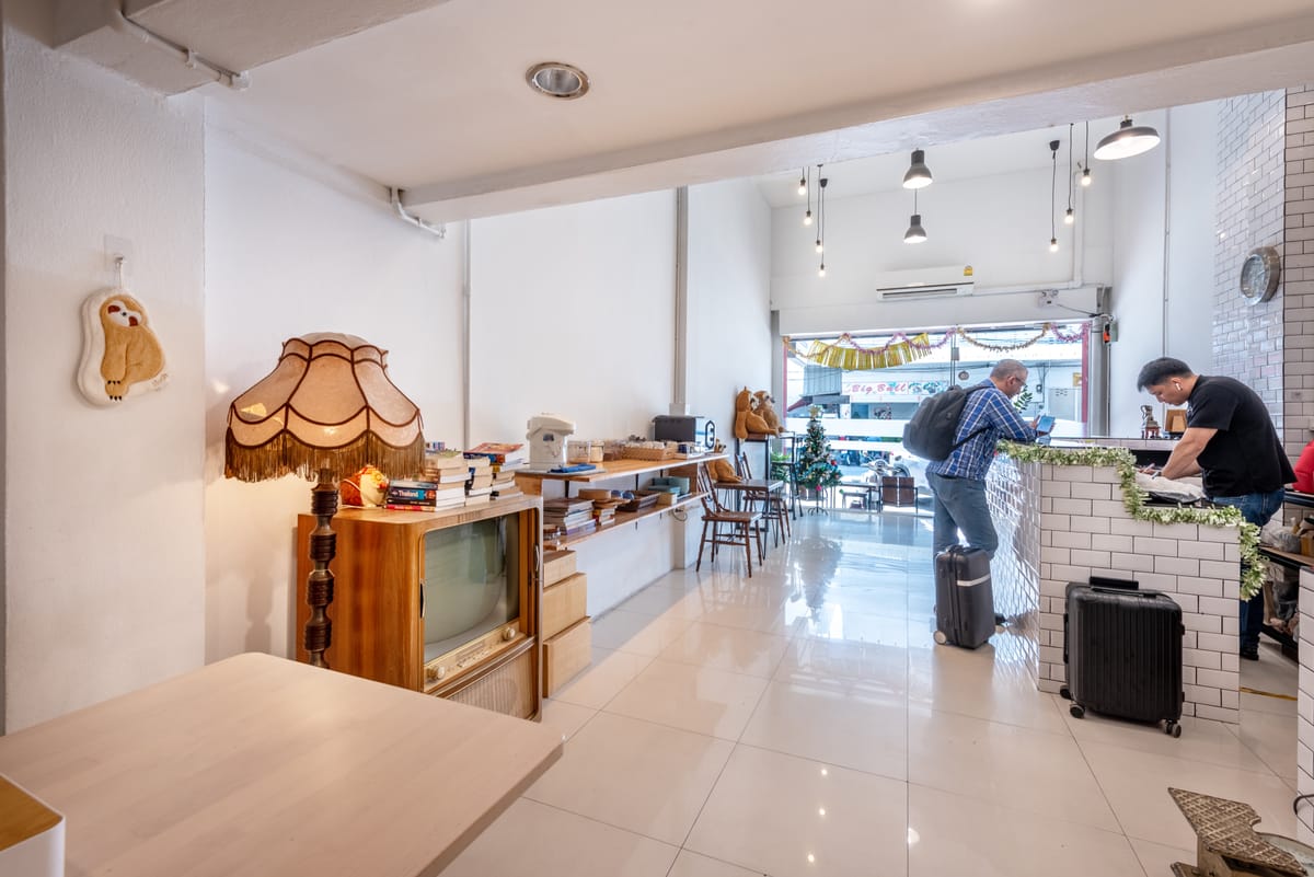 Sloth Hostel DonMueang Airport — 4