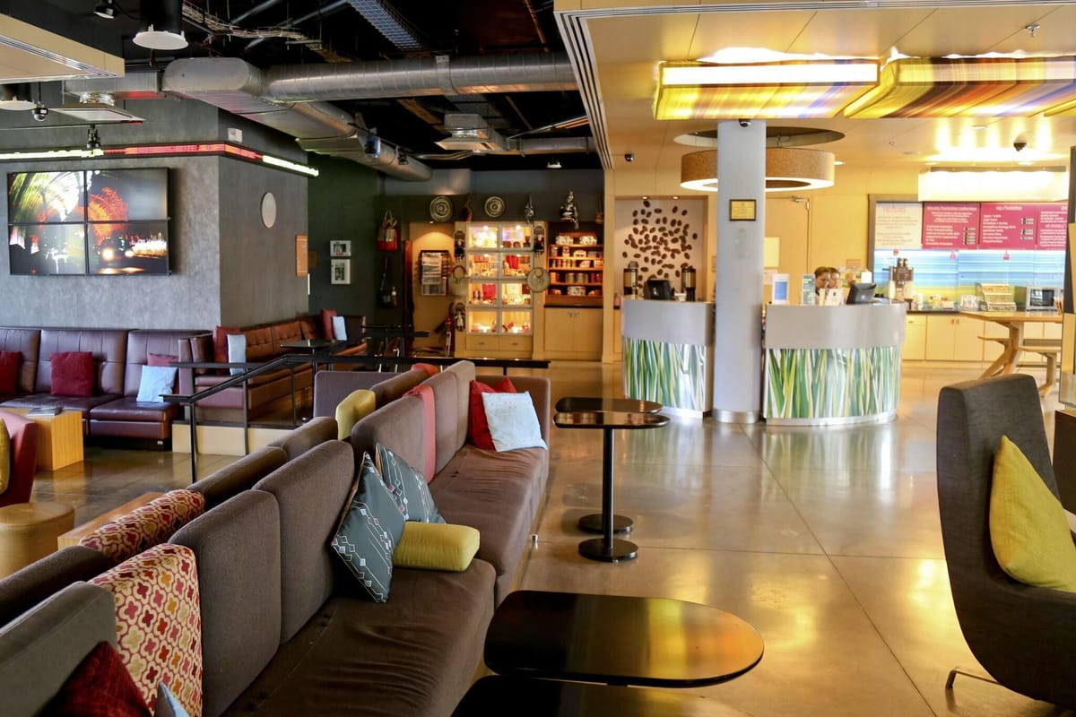 Aloft Hotel AirPort — 2