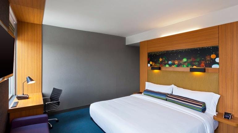 Aloft Hotel AirPort — 3