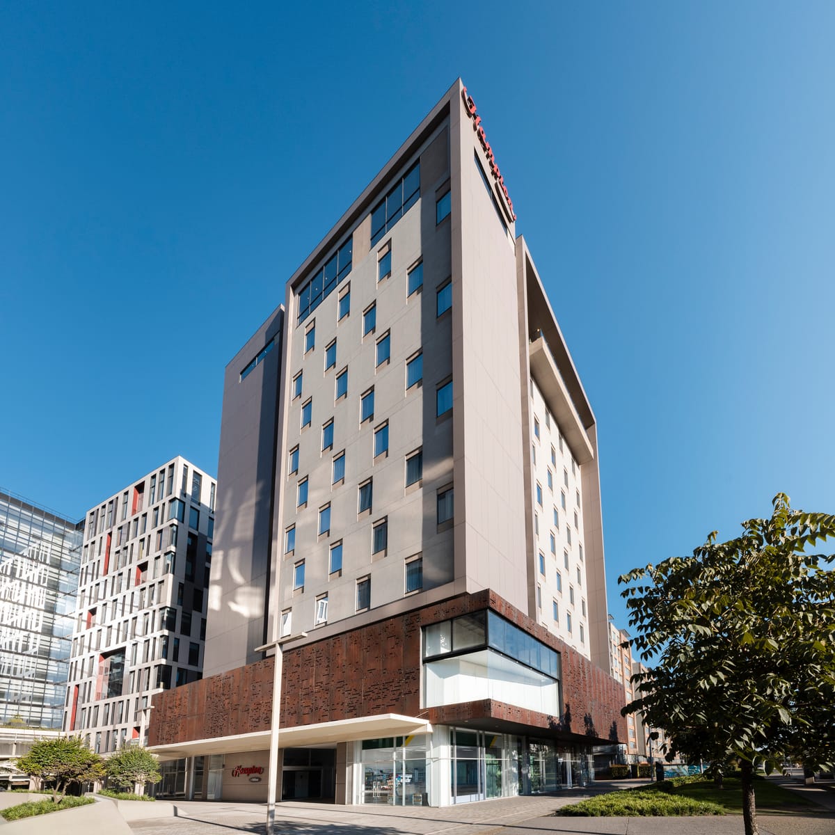 Hampton by Hilton Bogota Airport — 4