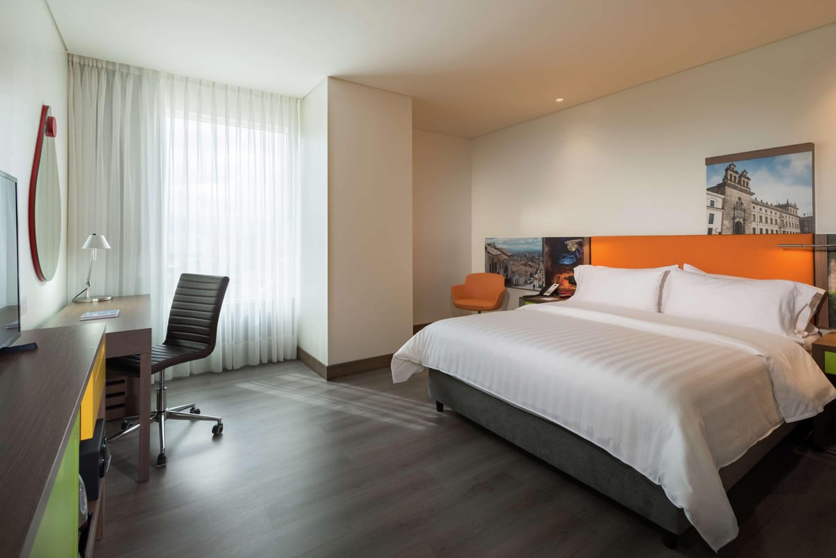 Hampton by Hilton Bogota Airport — 5