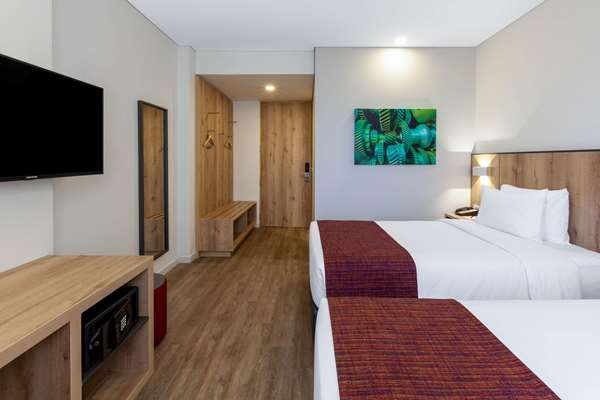 Ramada Encore by Wyndham Bogota Zona Franca — 2