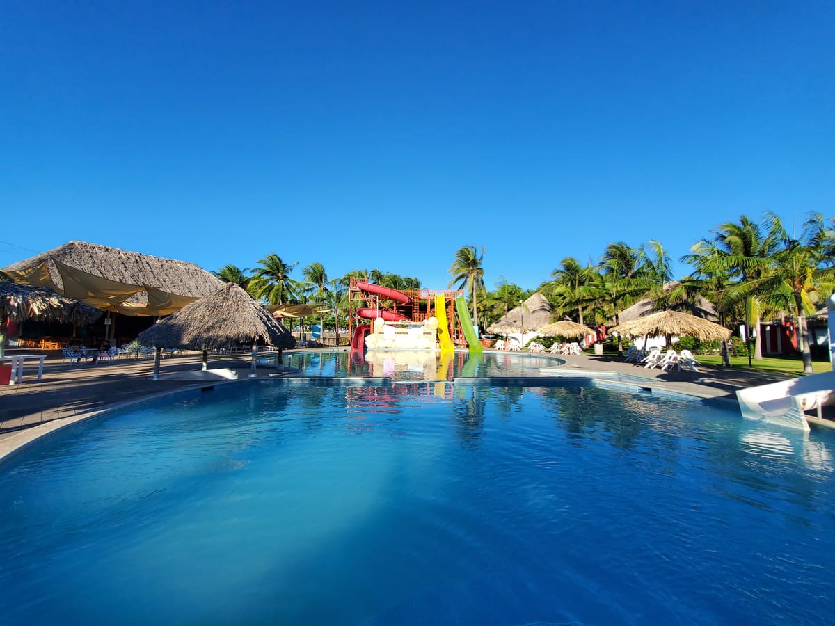 Las Hojas Resort & Beach Club — 1