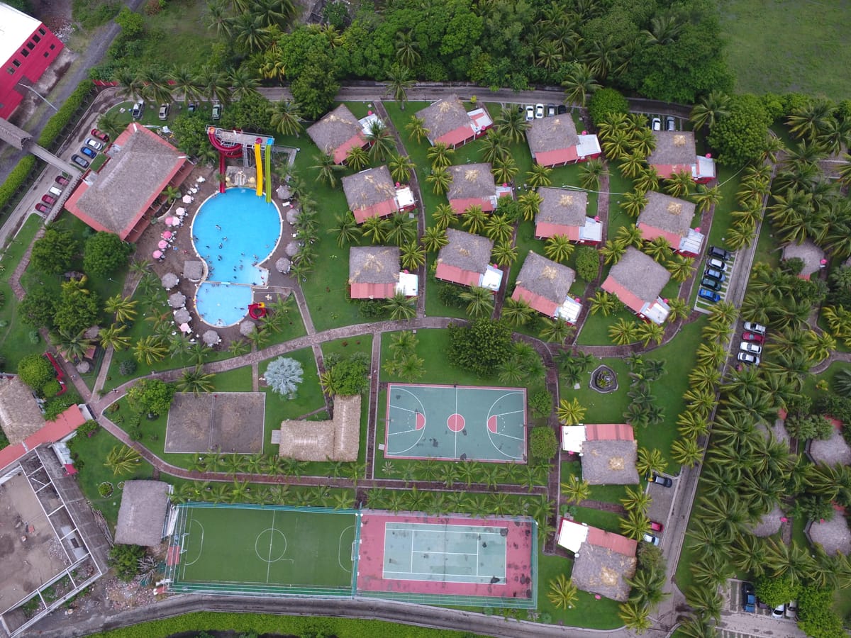 Las Hojas Resort & Beach Club — 5