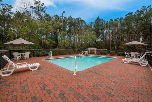 Comfort Inn Fayetteville I-95 — 3