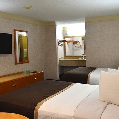 Deluxe Inn. Fayetteville.North Carolina. I-95 Exit-49 — 3