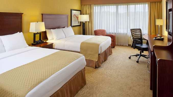 DoubleTree by Hilton Hotel Fayetteville — 3