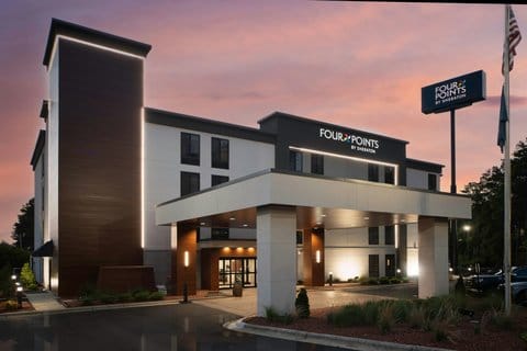 Four Points by Sheraton Fayetteville Fort Bragg — 4