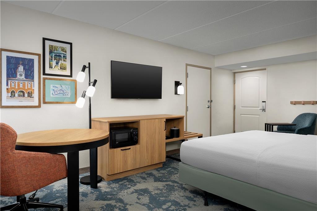 Hampton Inn Fayetteville Fort Bragg — 2