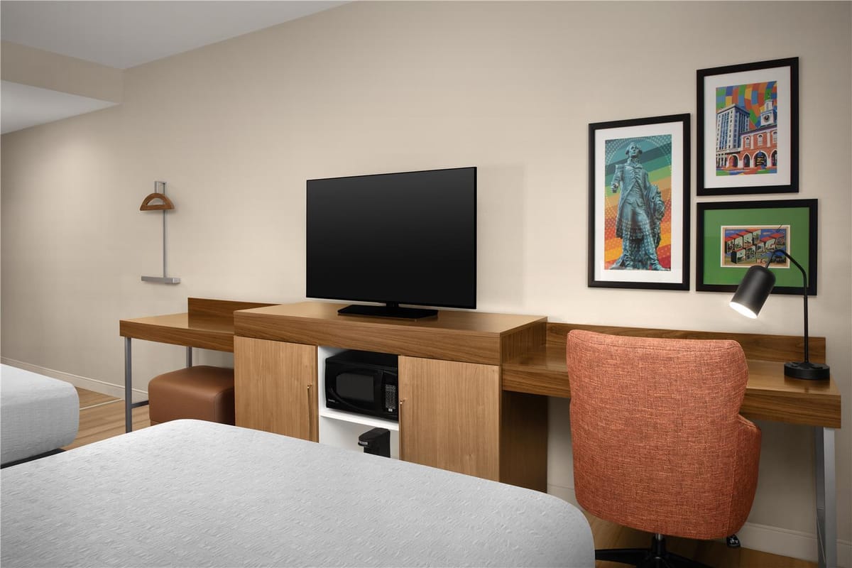 Hampton Inn & Suites Fayetteville — 1
