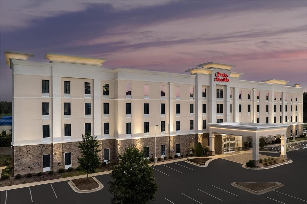 Hampton Inn & Suites Fayetteville — 2