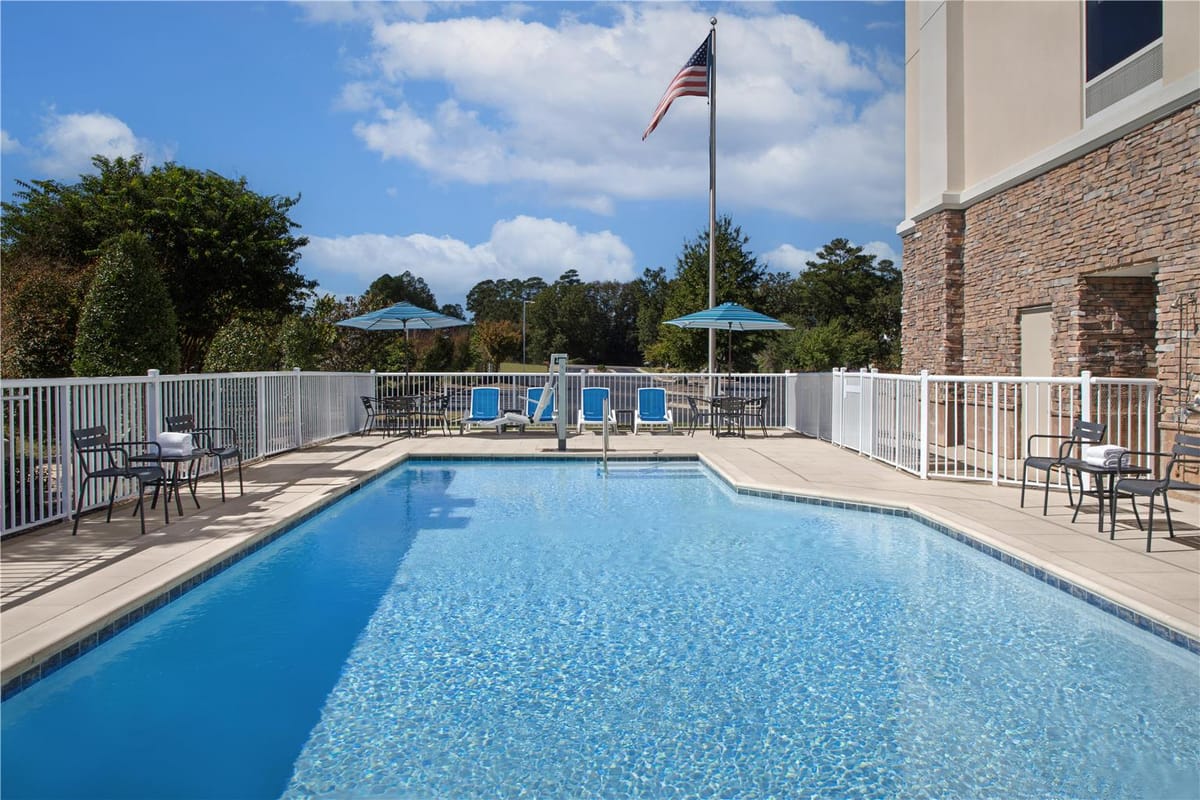 Hampton Inn & Suites Fayetteville — 3