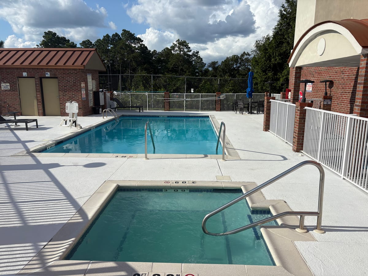 Holiday Inn Express & Suites Hope Mills-Fayetteville Arpt by IHG — 5