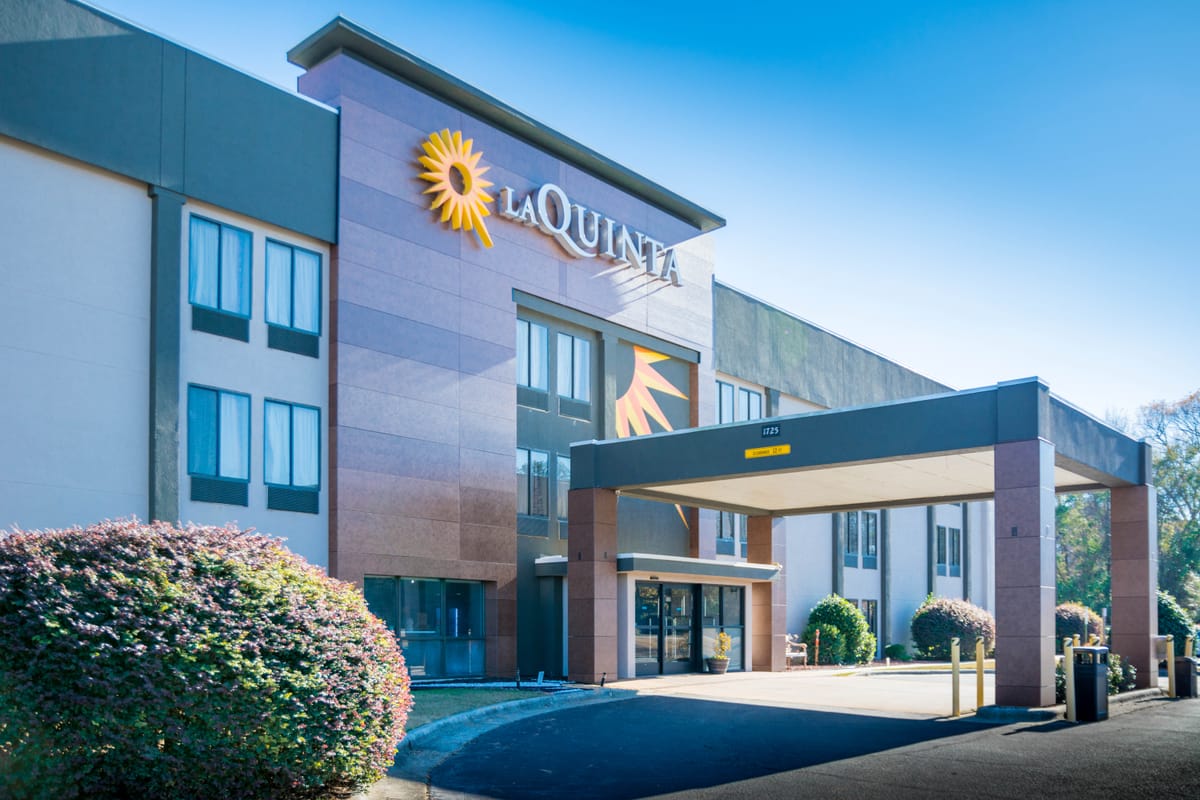 La Quinta Inn & Suites by Wyndham Fayetteville I-95 — 1