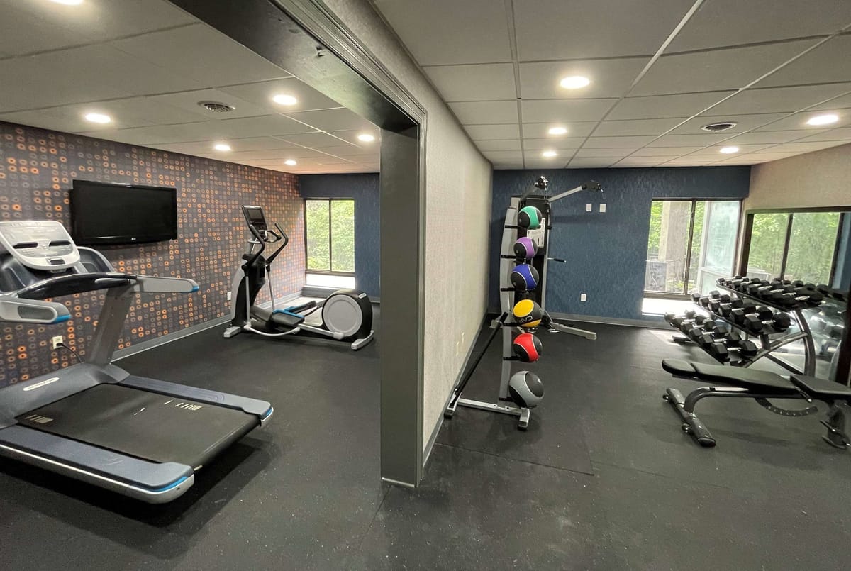 La Quinta Inn & Suites by Wyndham Fayetteville I-95 — 3