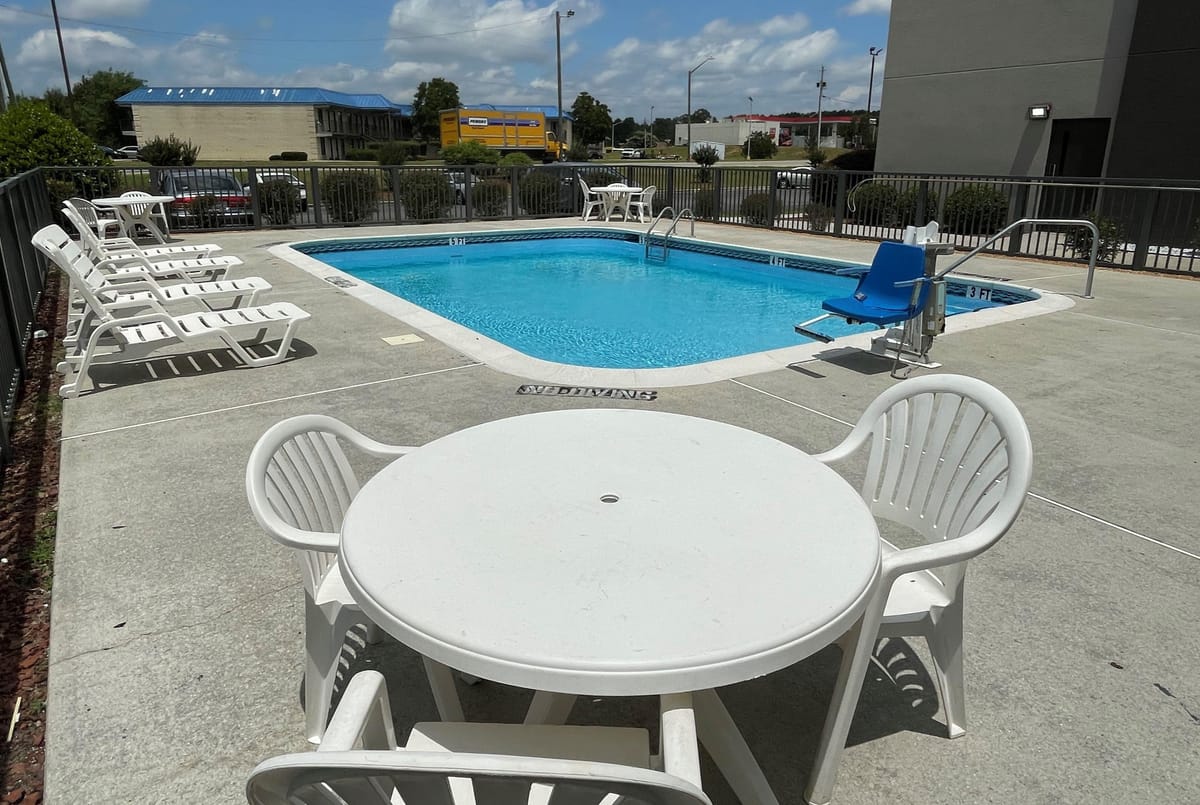 La Quinta Inn & Suites by Wyndham Fayetteville I-95 — 5