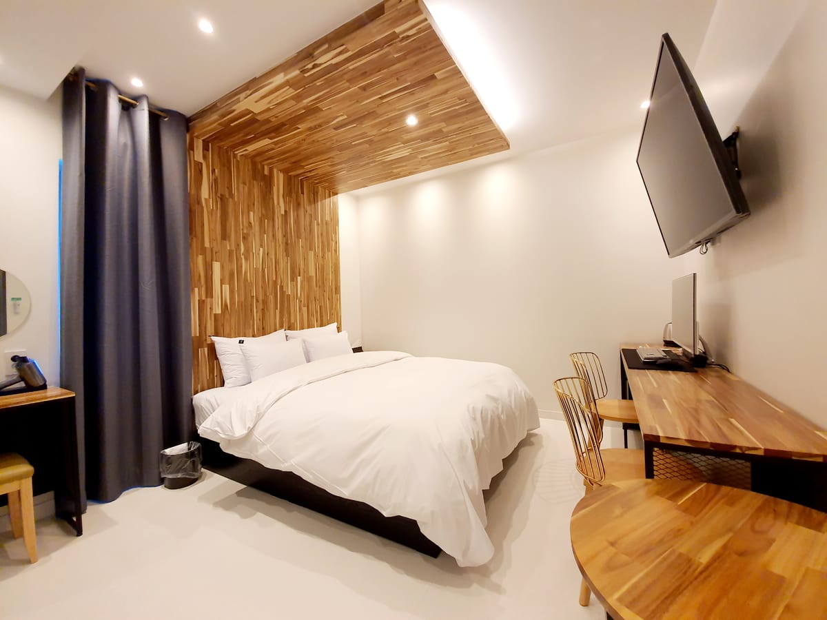 Hotel N — 2