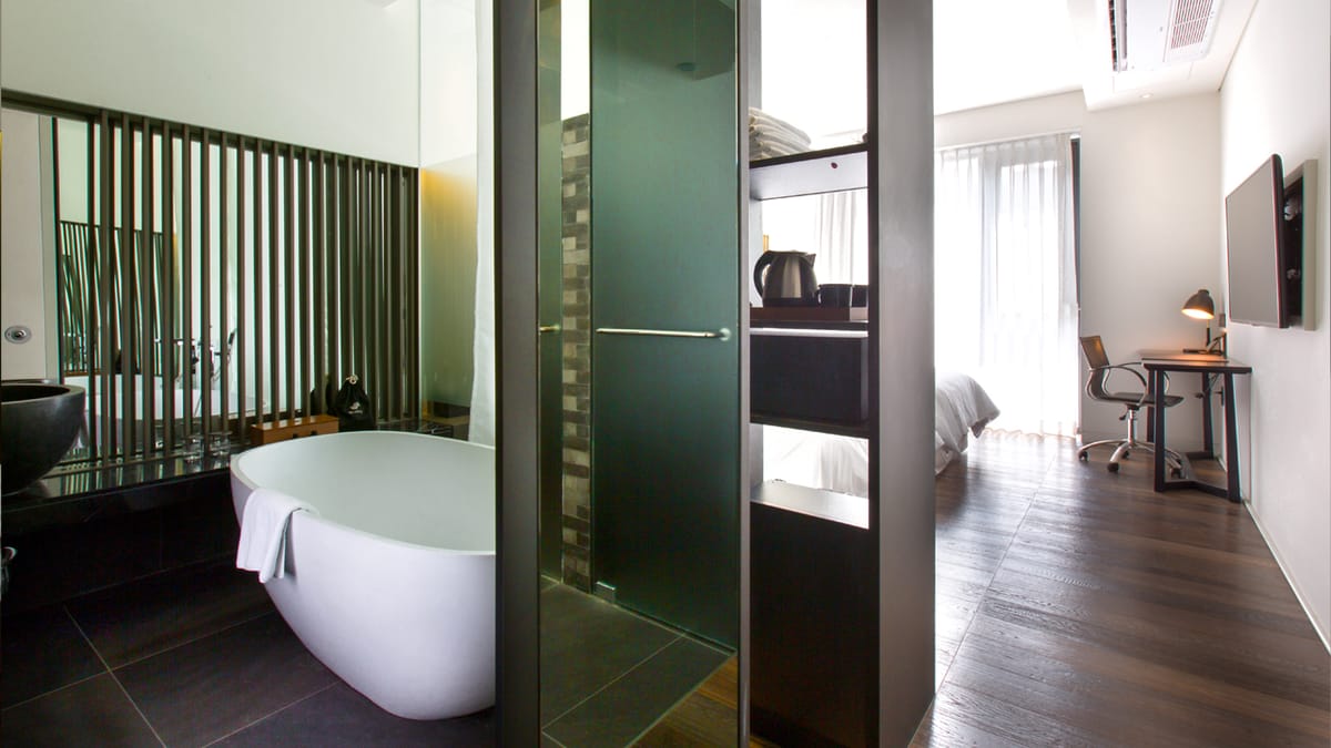 Hotel SR — 1