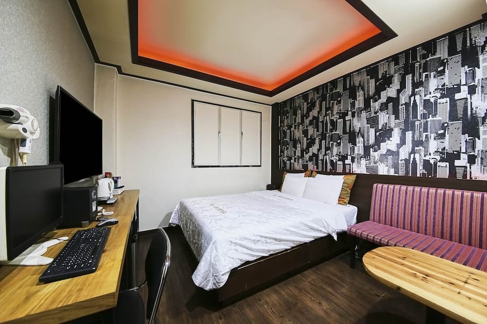 K2 Motel — 2