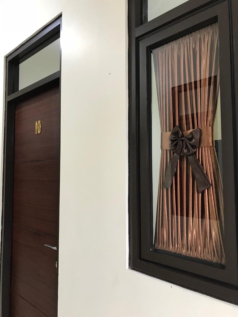 J4 HOMESTAY — 2