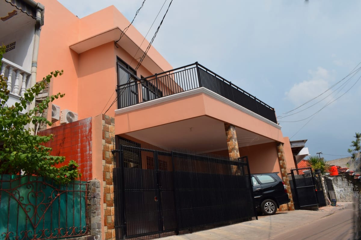 J4 HOMESTAY — 4
