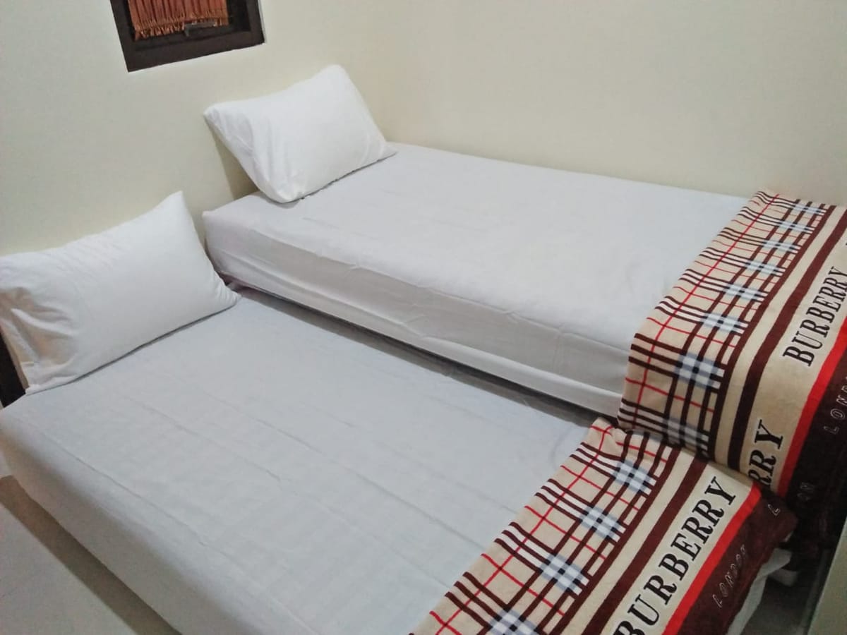 J4 HOMESTAY — 5
