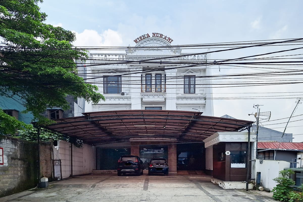 RedDoorz @ Jatiwaringin near Exit Toll Pondok Gede — 5