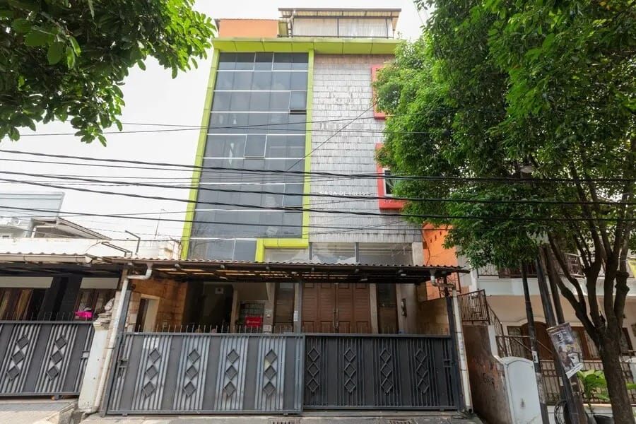 RedDoorz near Halim Perdanakusuma 3 — 4