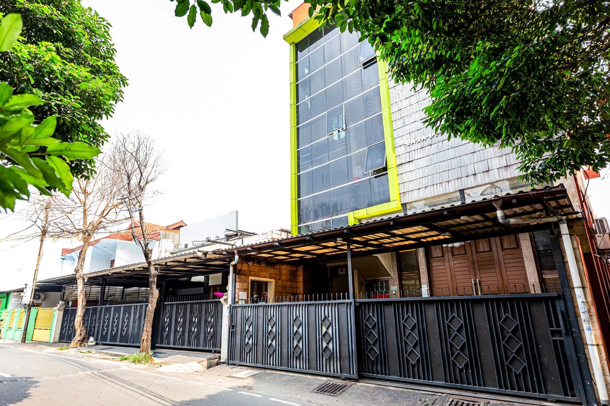 RedDoorz near Halim Perdanakusuma 3 — 5