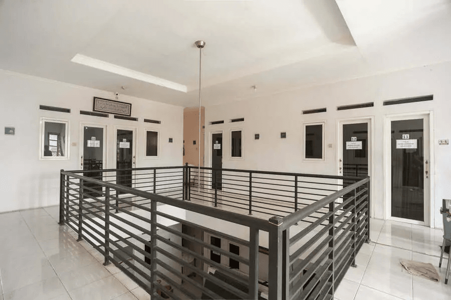RedDoorz Syariah near PGC Cililitan — 2