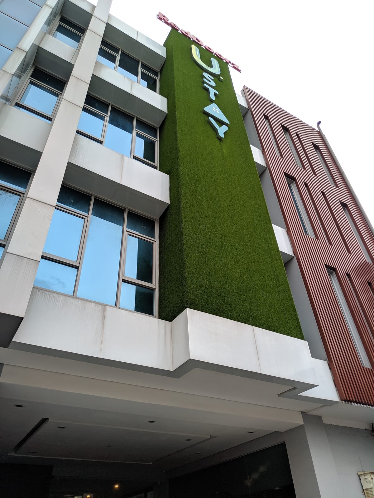 Ustay Hotel Asem Baris Jakarta — 5