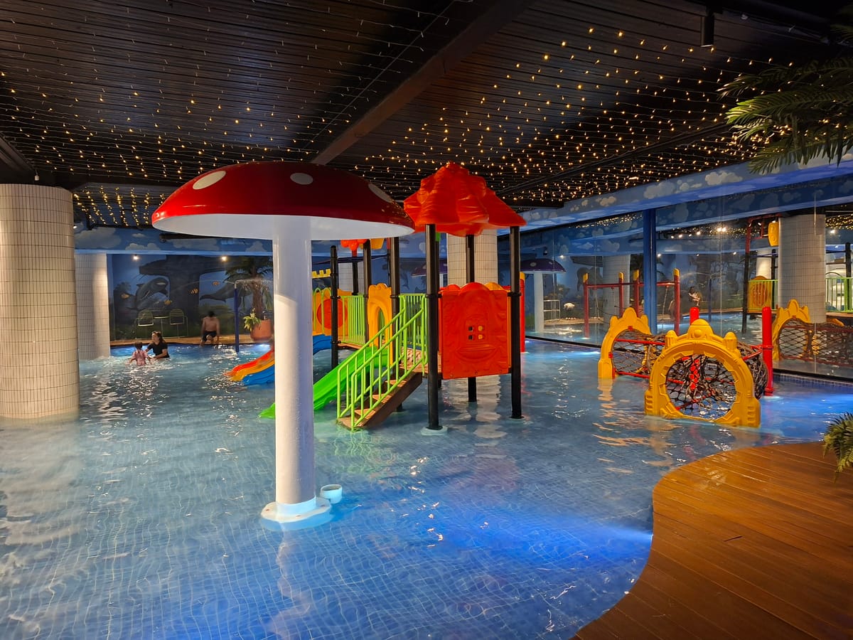 Yellow Bee Resort Cililitan — 1