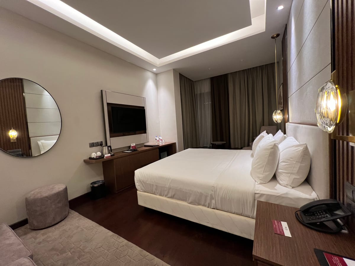 Best Western PLUS Runway — 3