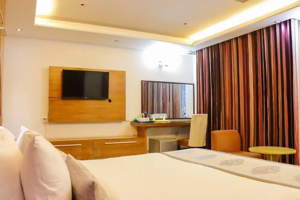 HOTEL AFFORD INN — 3