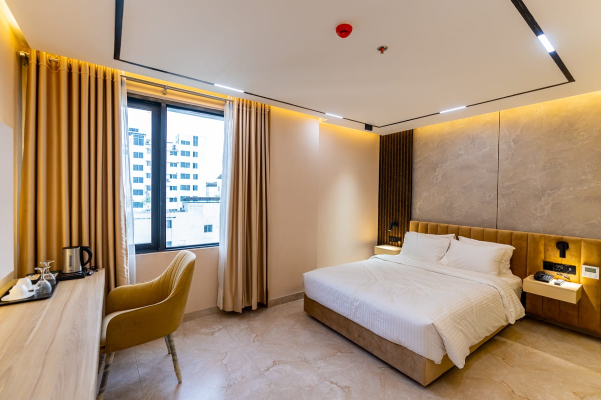 Monsoon Courtyard Luxury Hotel — 3