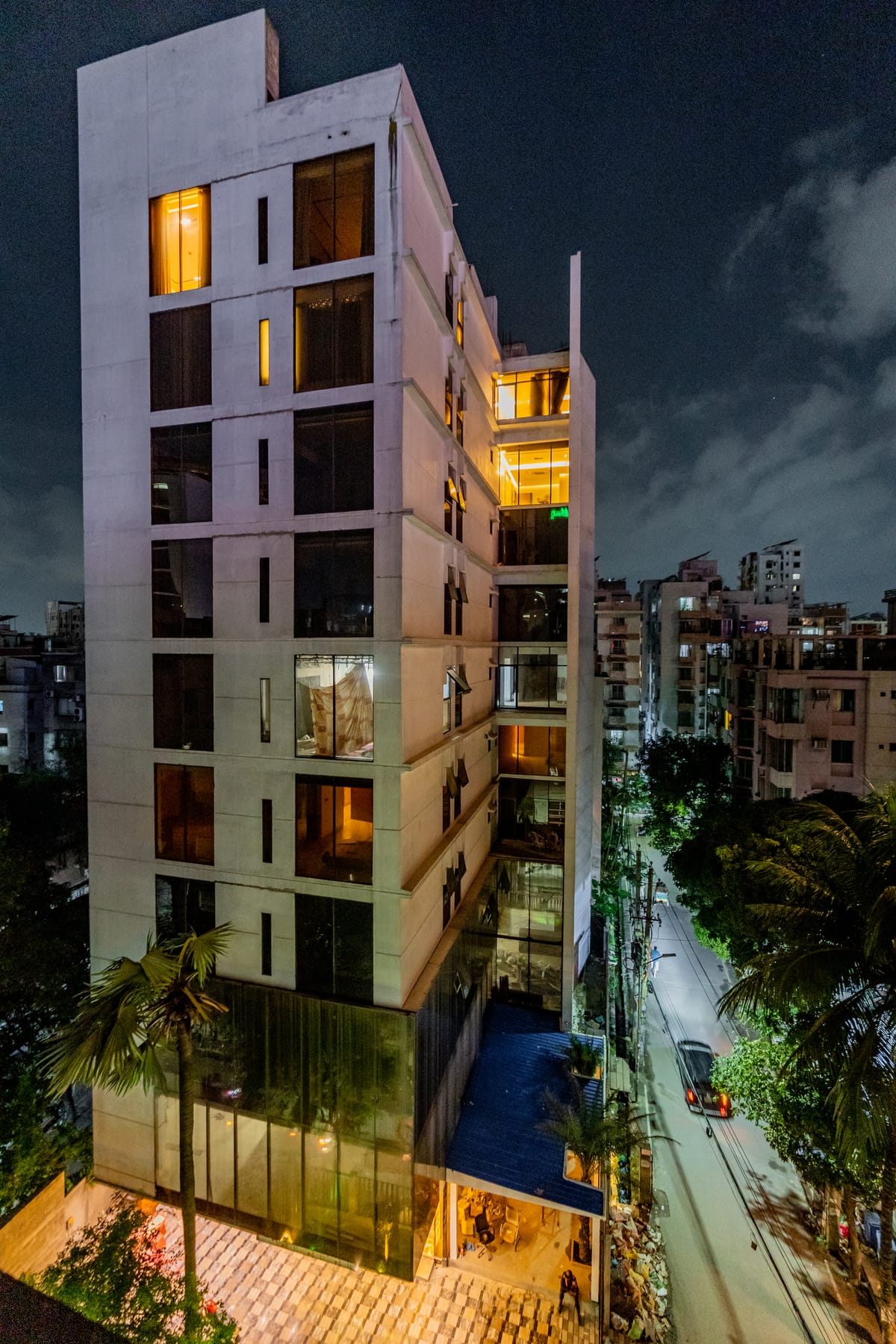 Monsoon Courtyard Luxury Hotel — 4