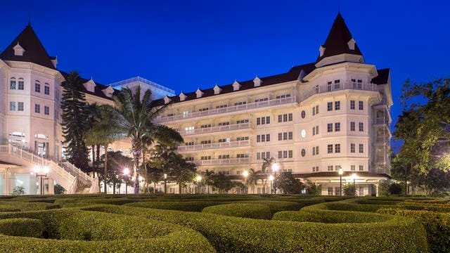 Hong Kong Disneyland Hotel — 3