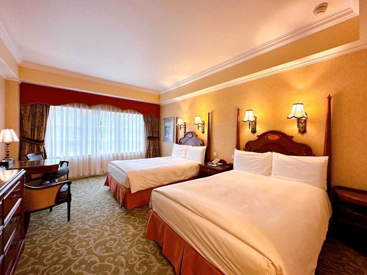 Hong Kong Disneyland Hotel — 4