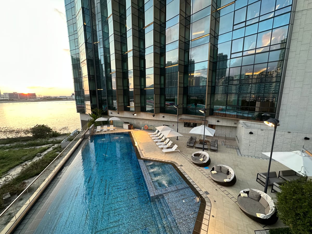 Sheraton Hong Kong Tung Chung Hotel — 3