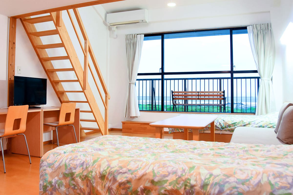 Primitive hut 夏海の家 — 3