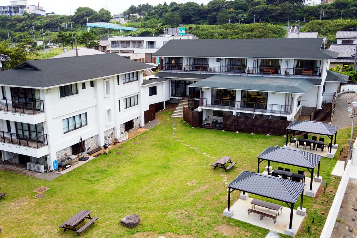 Primitive hut 夏海の家 — 4