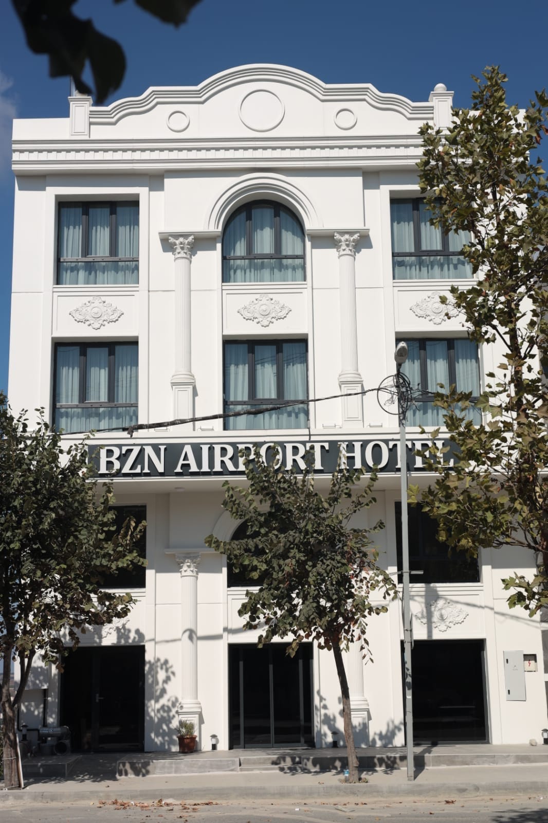 Bzn Airport Hotel — 3