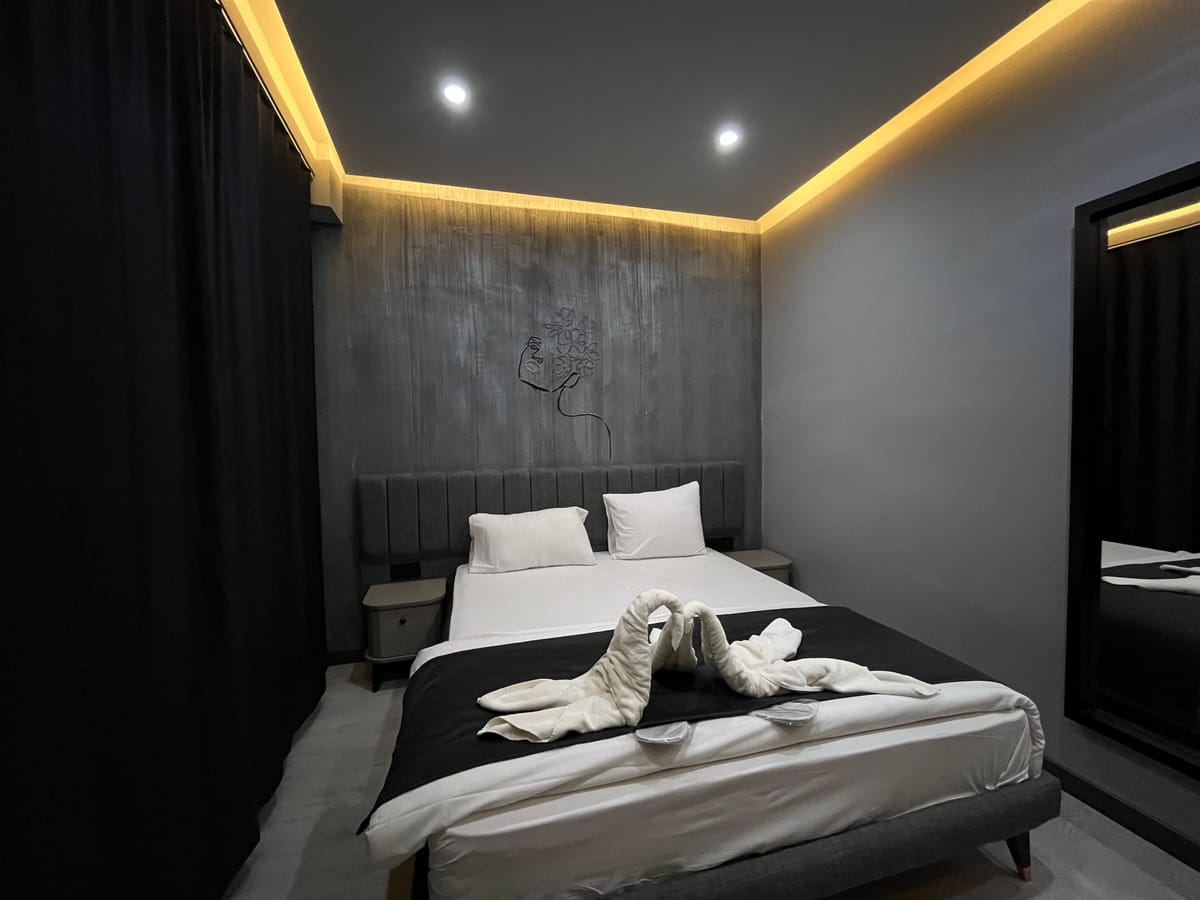 Fly And Stay Airport Hotel — 1