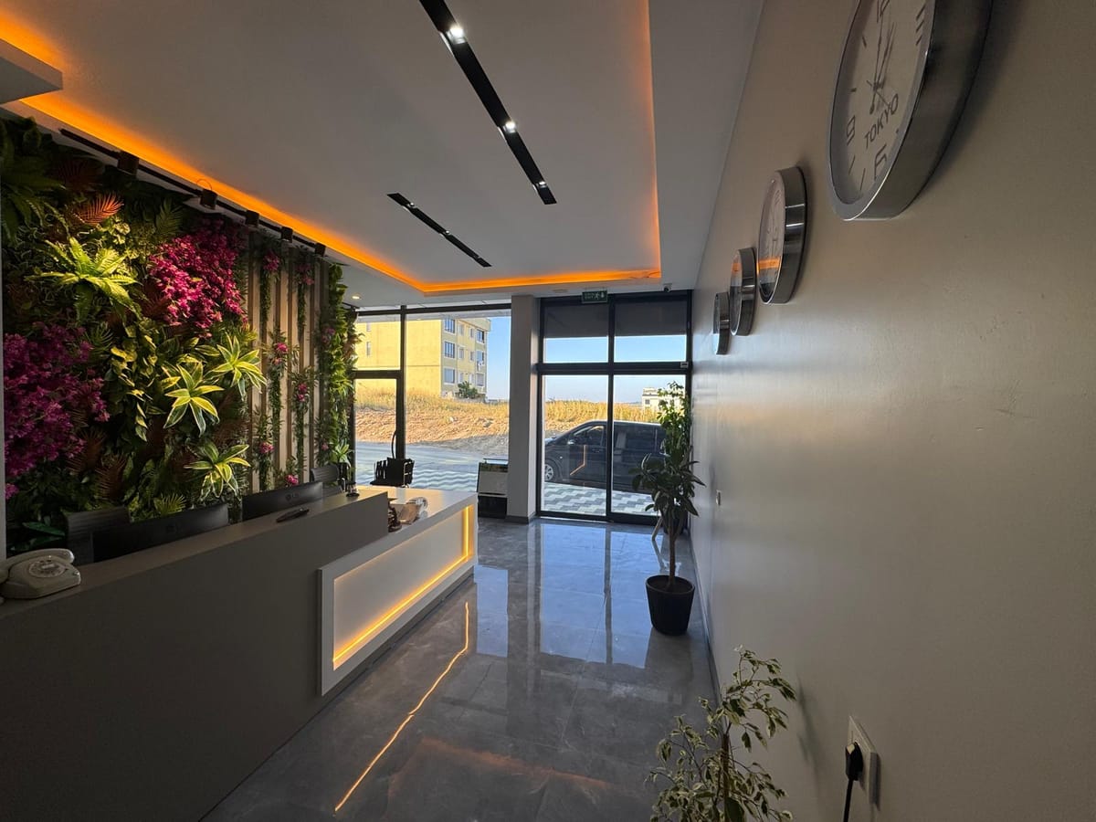 Fourpoint Airport Hotel — 2