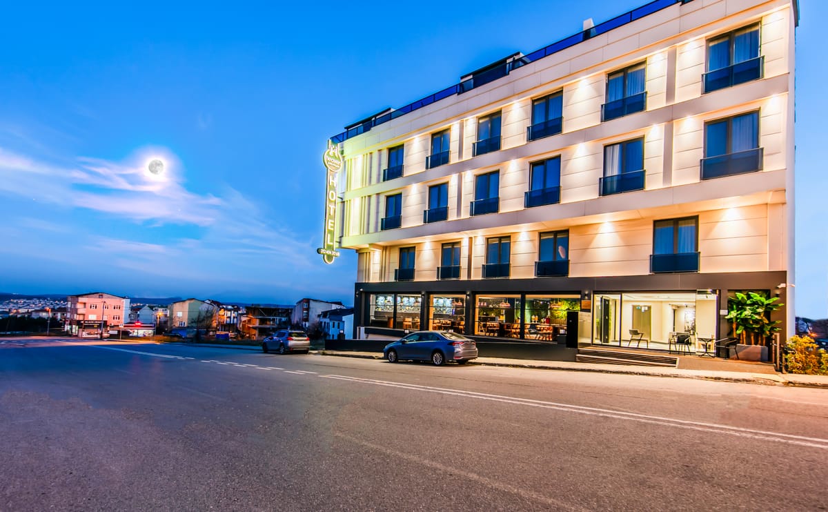 Heaven Premium Airport Hotel — 1