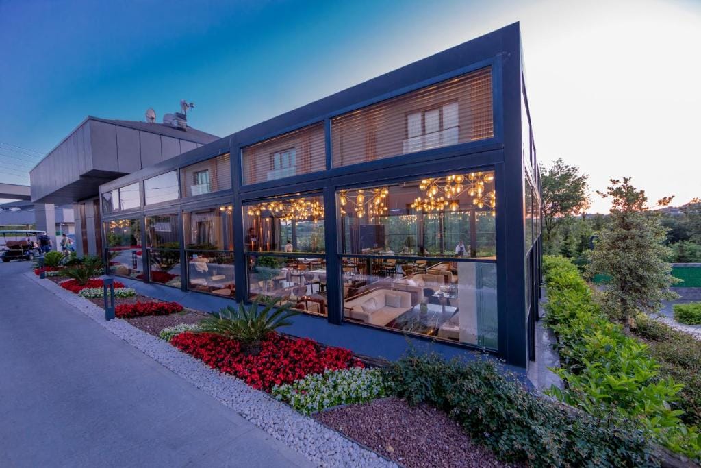 MENALO HOTEL PREMIUM — 3