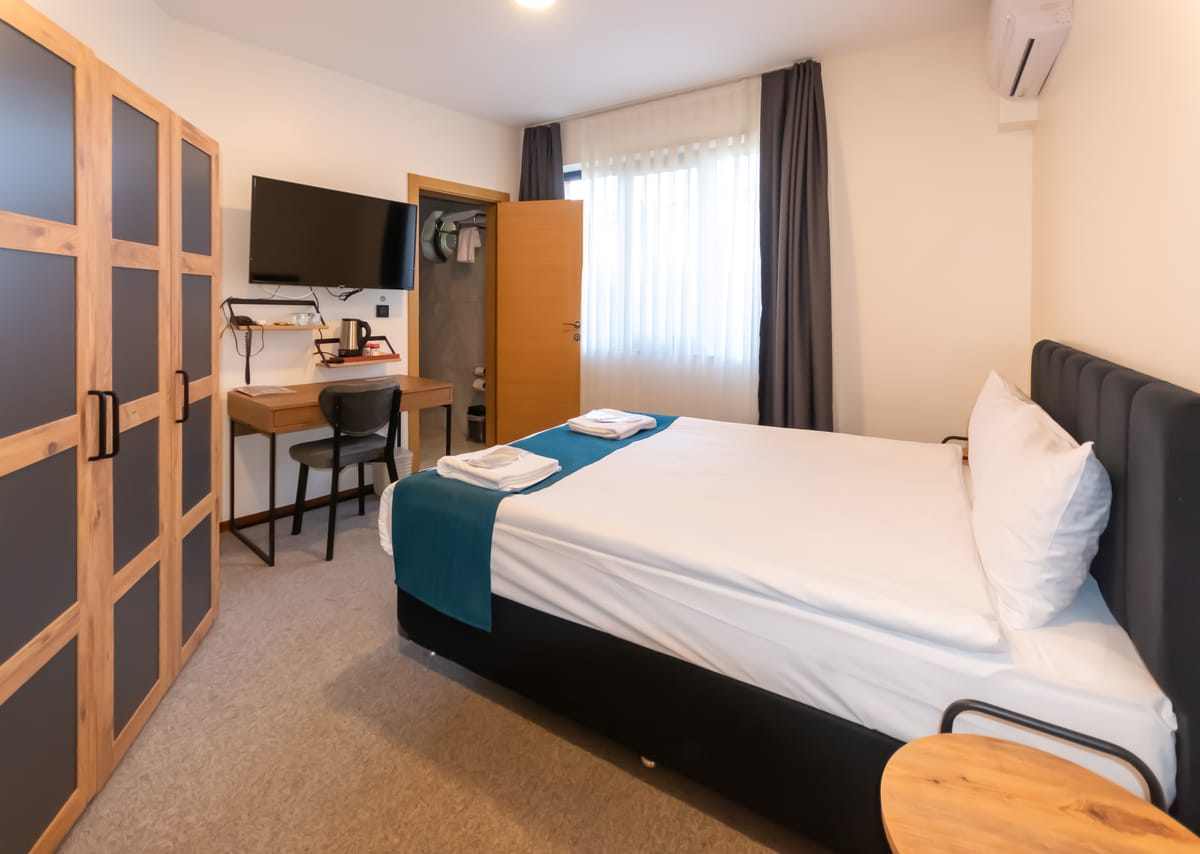 New Garden Airport Hotel — 4