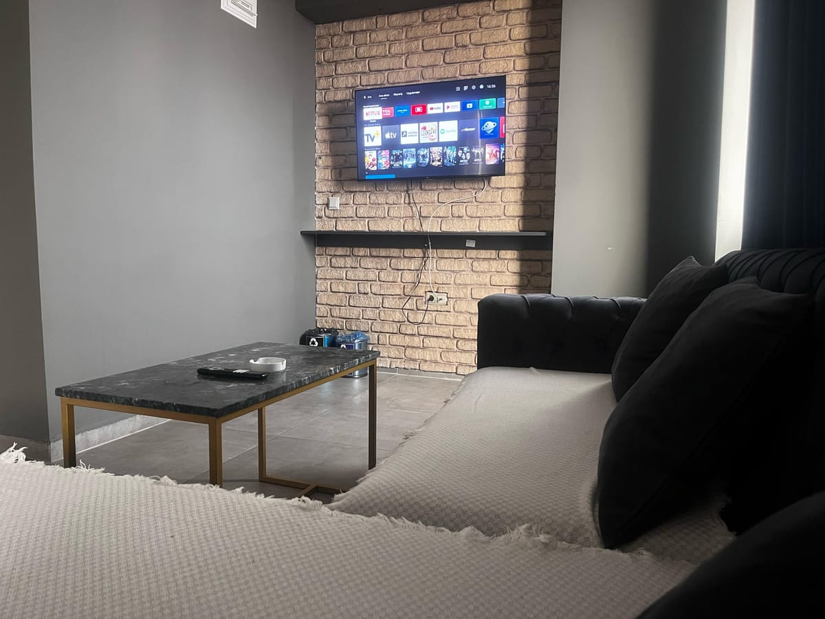 216 Hill Hotel — 4