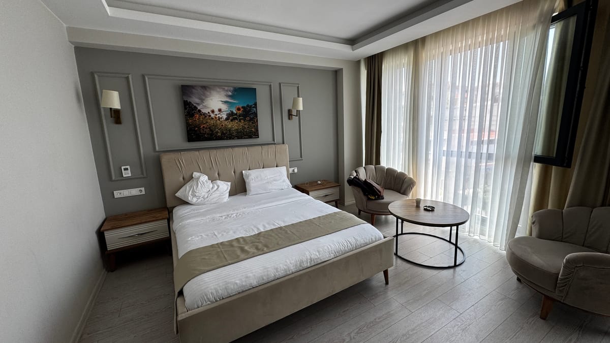 PETRA HOTEL TUZLA — 2