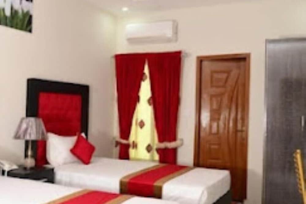 Avari hotel Karachi — 5